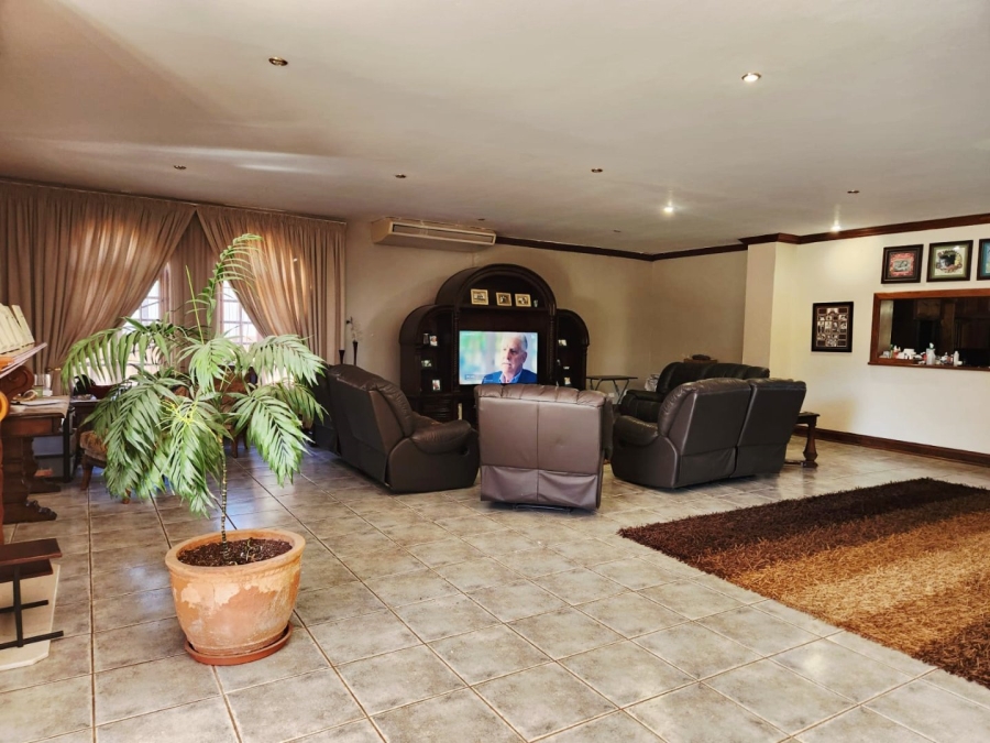 4 Bedroom Property for Sale in Wilkoppies North West